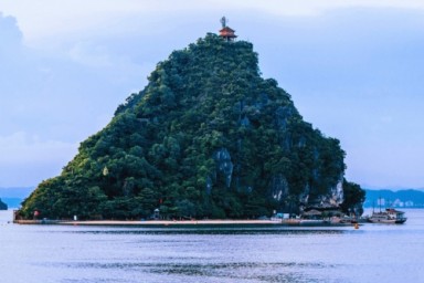 Hanoi - Halong Bay - Sung Sot Cave (L, D)
